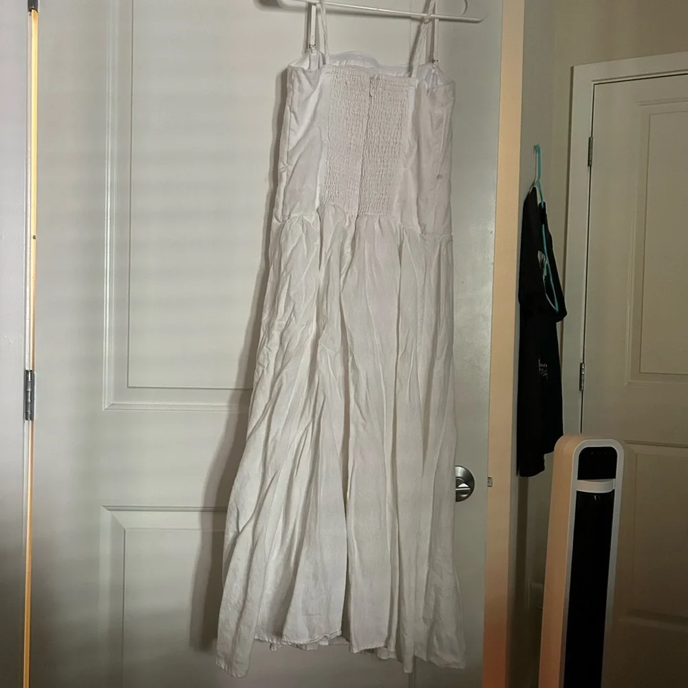 Abercrombie & Fitch breezy white